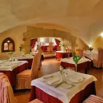 Hotel Chateau Des Ducs De Joyeuse, Bw Signature Collection