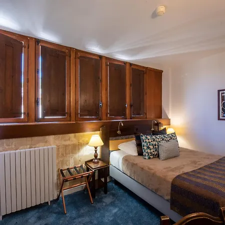 Hotel Chateau Des Ducs De Joyeuse, Bw Signature Collection 4*