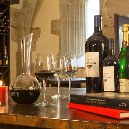 Chateau Des Ducs De Joueuse, Bw Signature Collection