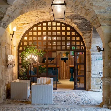 Hotel Chateau Des Ducs De Joueuse, Bw Signature Collection 4*