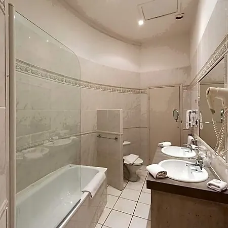 Hotel Chateau Des Ducs De Joyeuse, Bw Signature Collection